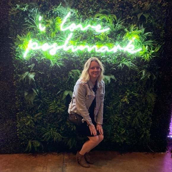 •Meet the Posher• Willa - Picture 6 of 8